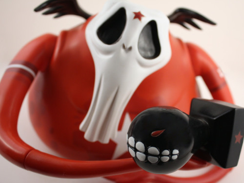 Giver_Red_Detail3_800