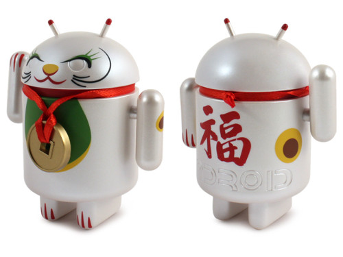 Android_LuckyCat_WhitePendant_3Quarter_800